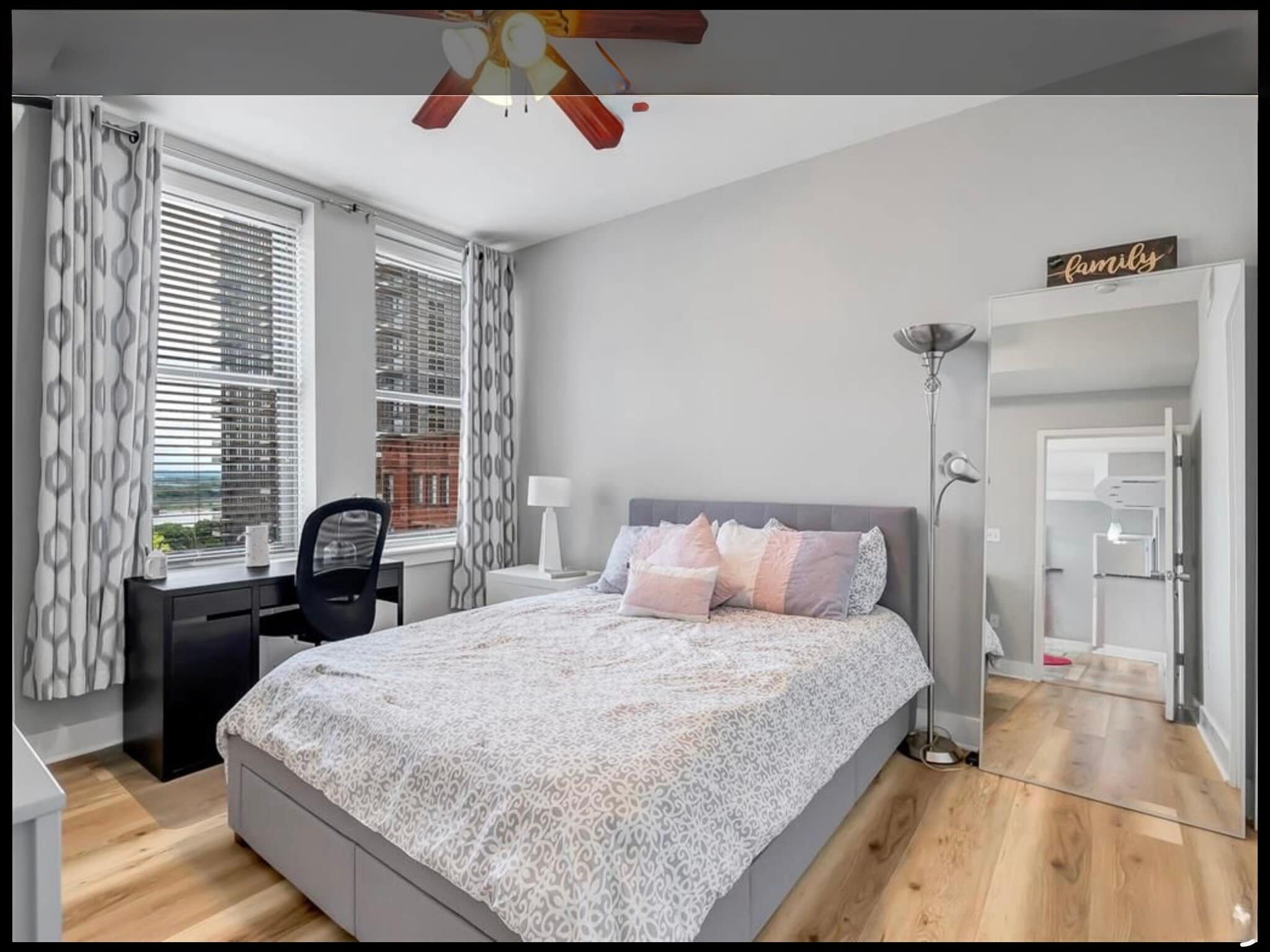 2nd room - South bedroom - 314 N Broadway