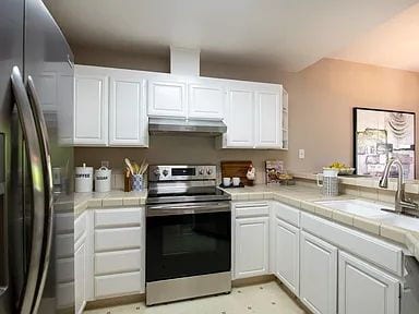 Building Photo - "Charming 2-Bedroom Retreat in Santa Clara - 920 Sq Ft of Comfort & Convenience!"