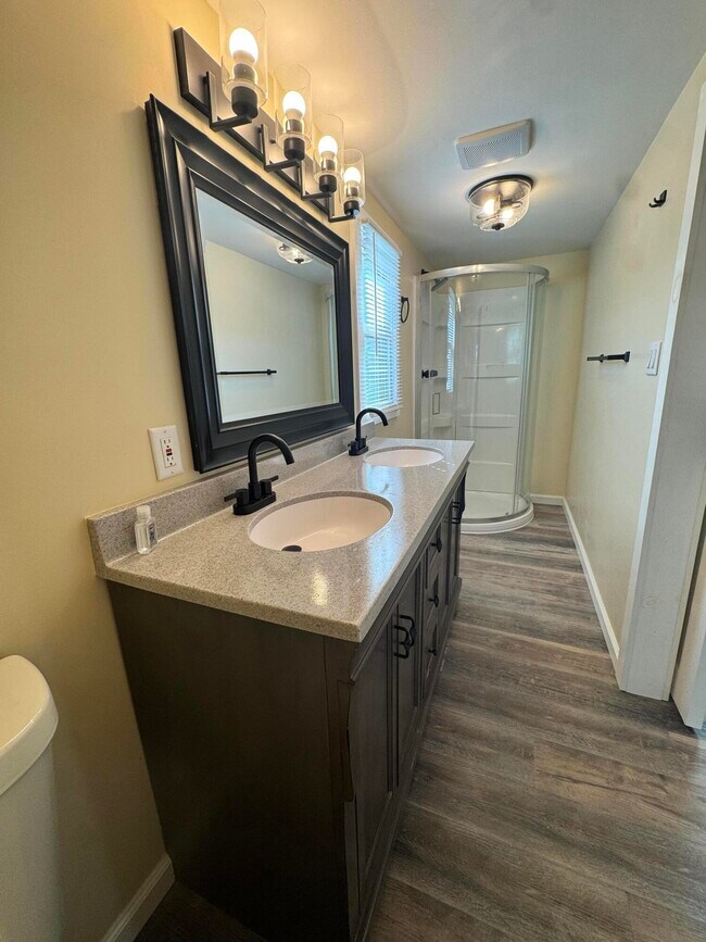 Building Photo - 501 Webb Ridge Rd