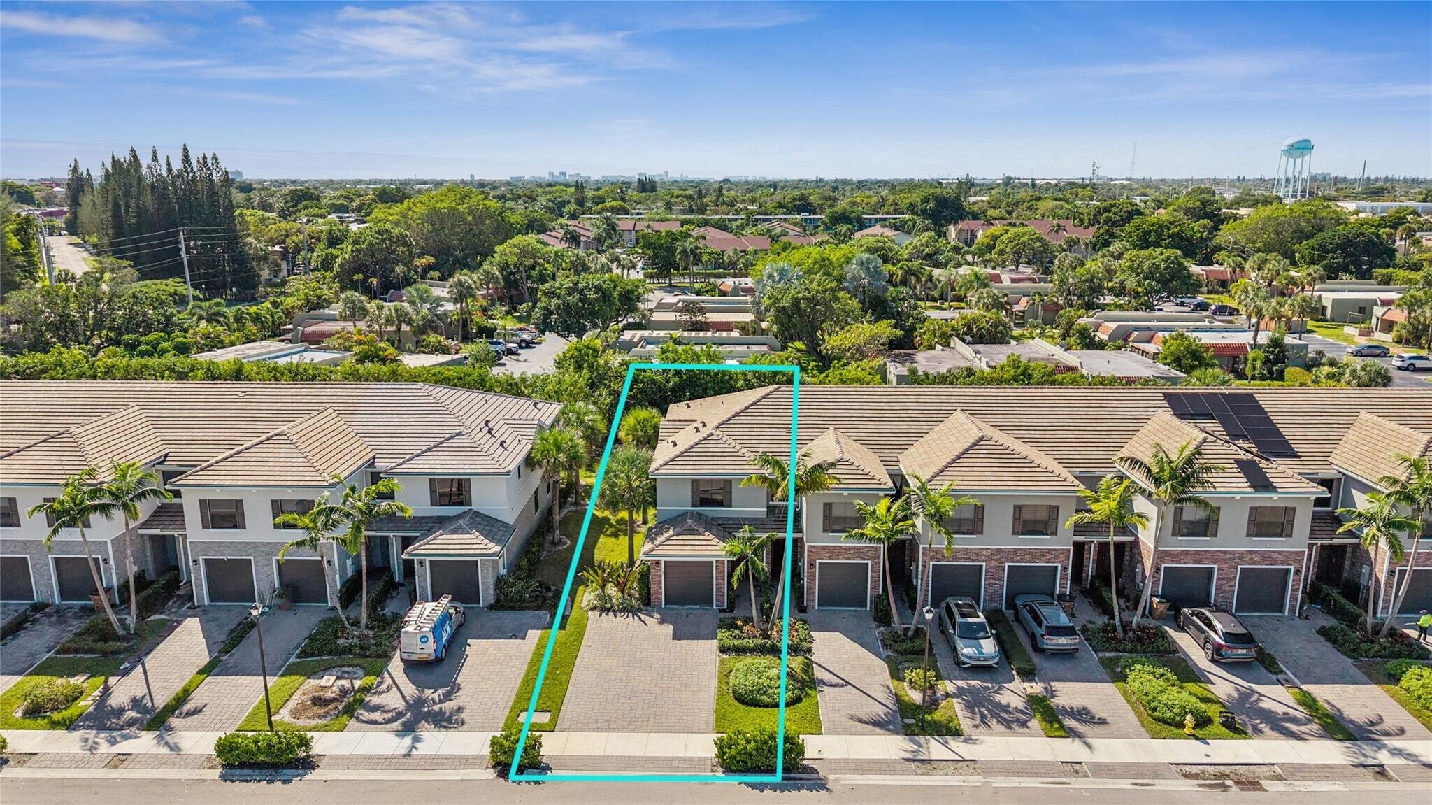 Building Photo - 180 SE 5th Ct