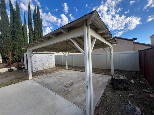 Building Photo - 39510 Sunrose Dr