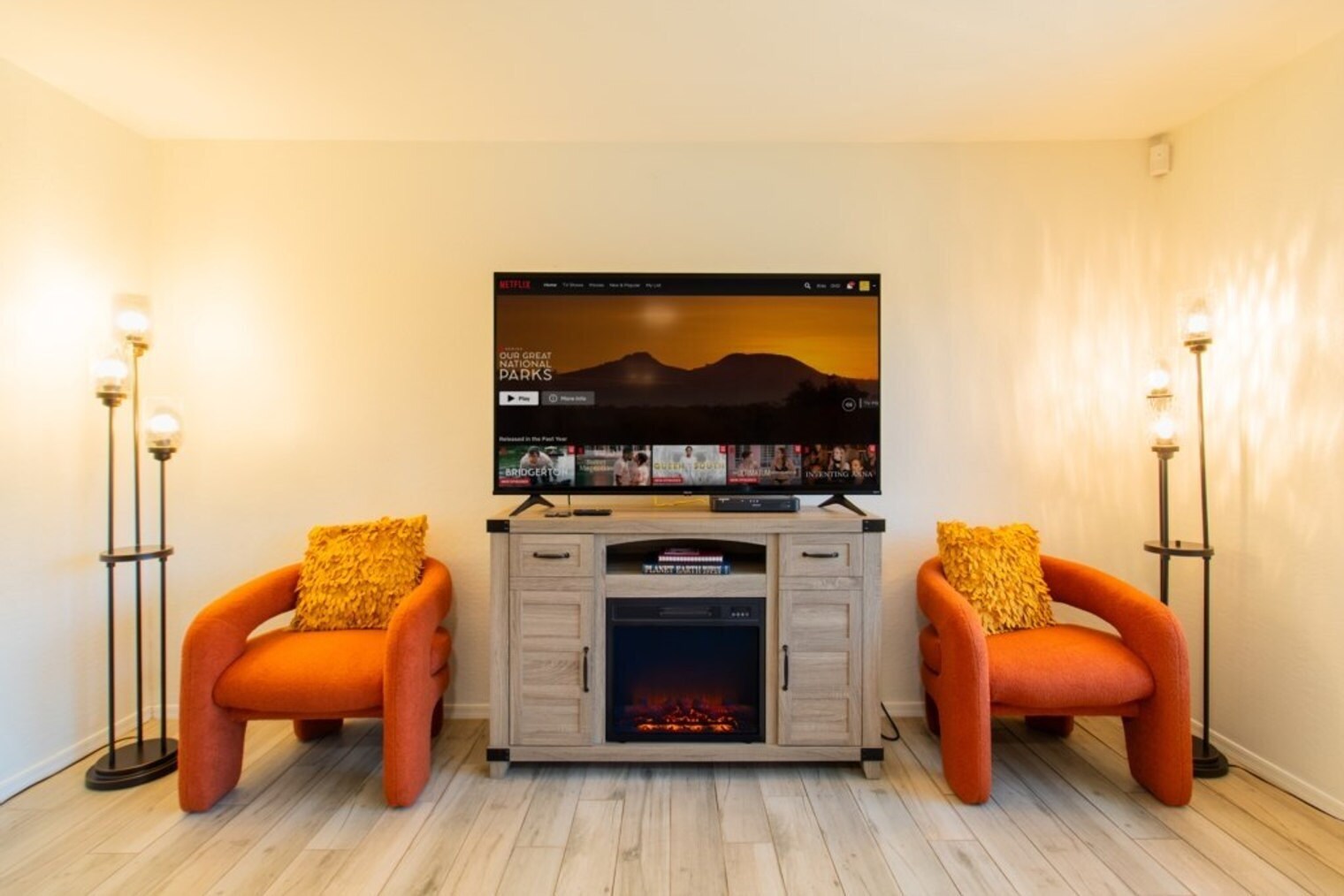 Building Photo - 1550 N Desert Willow St