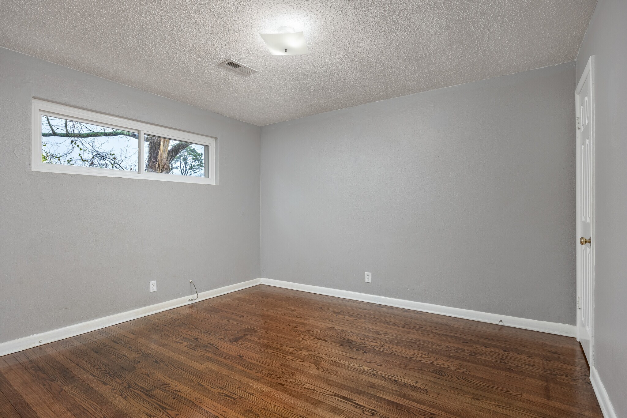 Building Photo - 303 Wygoda Cir