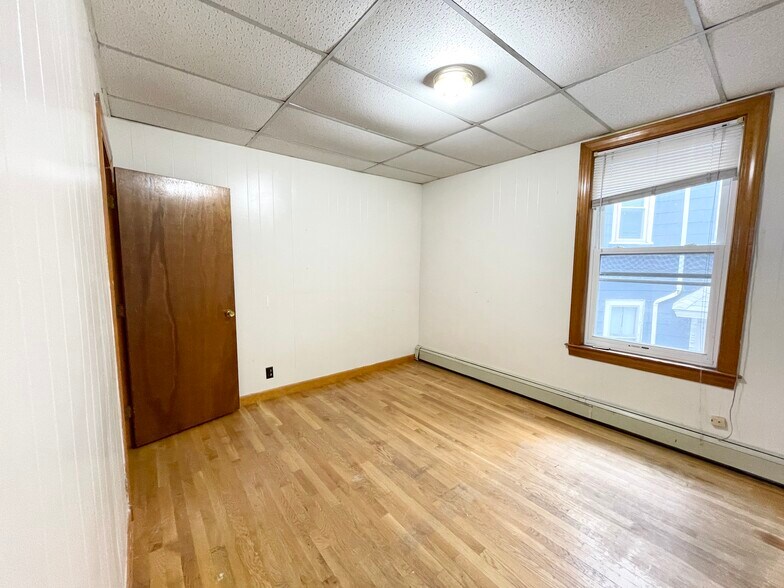 Building Photo - 5 Oswald St