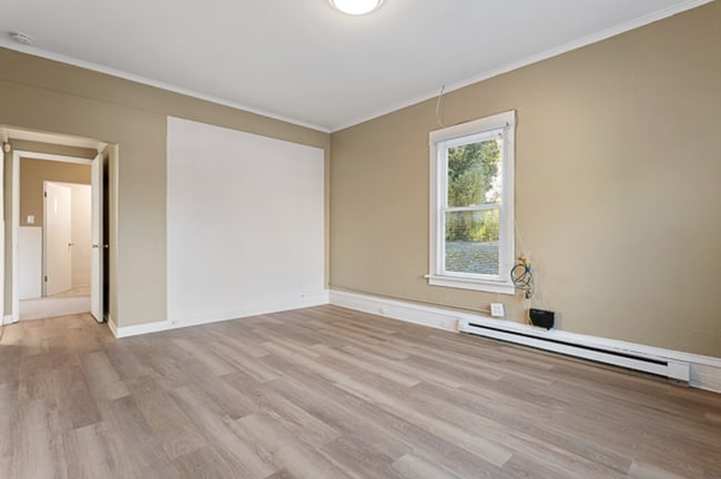 Building Photo - 52ND Street Apartments