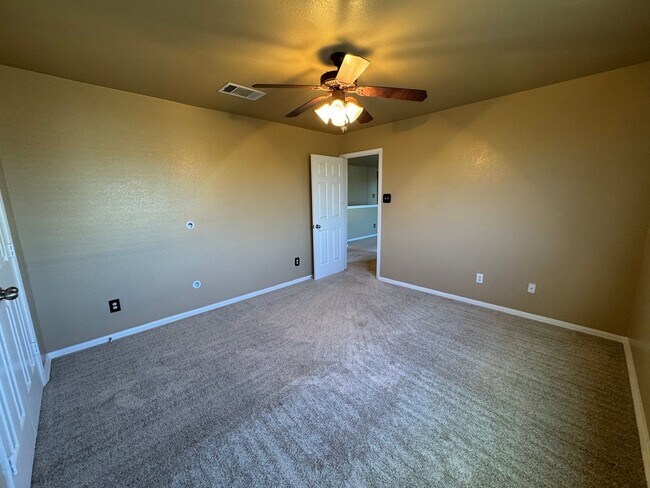 Building Photo - 507 Taurus Dr