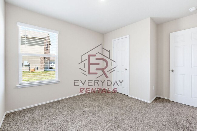 Building Photo - Home in Bunny Trail Village