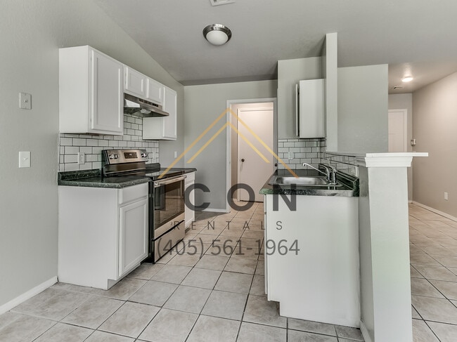 Building Photo - 10477 Aberdeen Dr