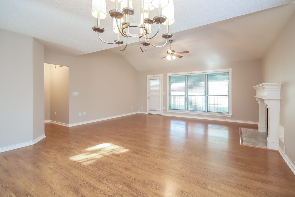 Building Photo - 19019 Oakway Dr