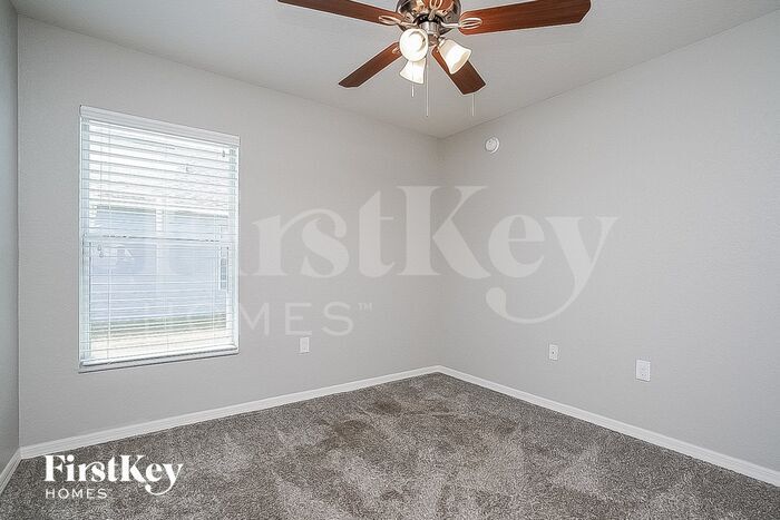 Building Photo - 3828 Sandhill Crane Dr