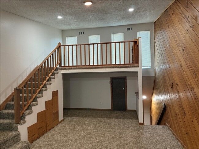 Building Photo - 1309 Velma St