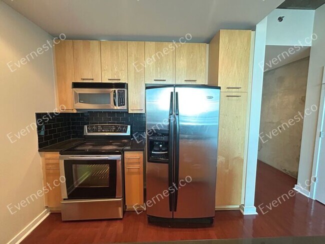 Building Photo - 3324 Peachtree Rd NE