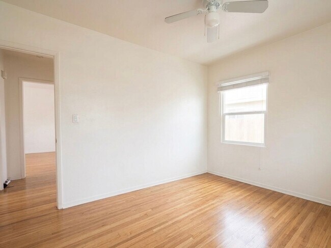 Building Photo - Charming Light-Filled 2BR in North of Adams Ave in University Heights – Available May 10th