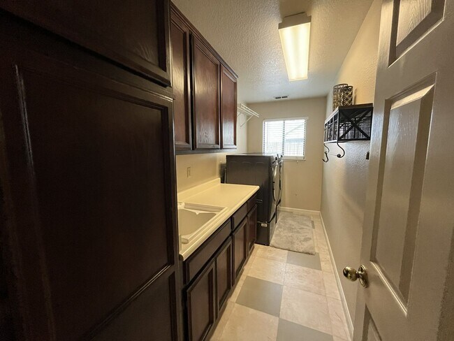 Building Photo - 434 Taggert Ct