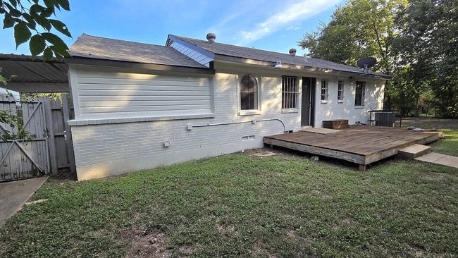 Building Photo - 2819 Anzio Dr