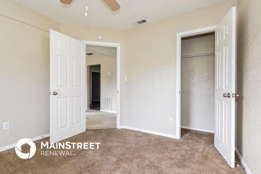 Building Photo - 2184 Colonial Ave