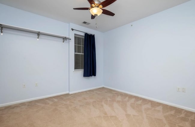 Building Photo - 920 Southmoor Dr