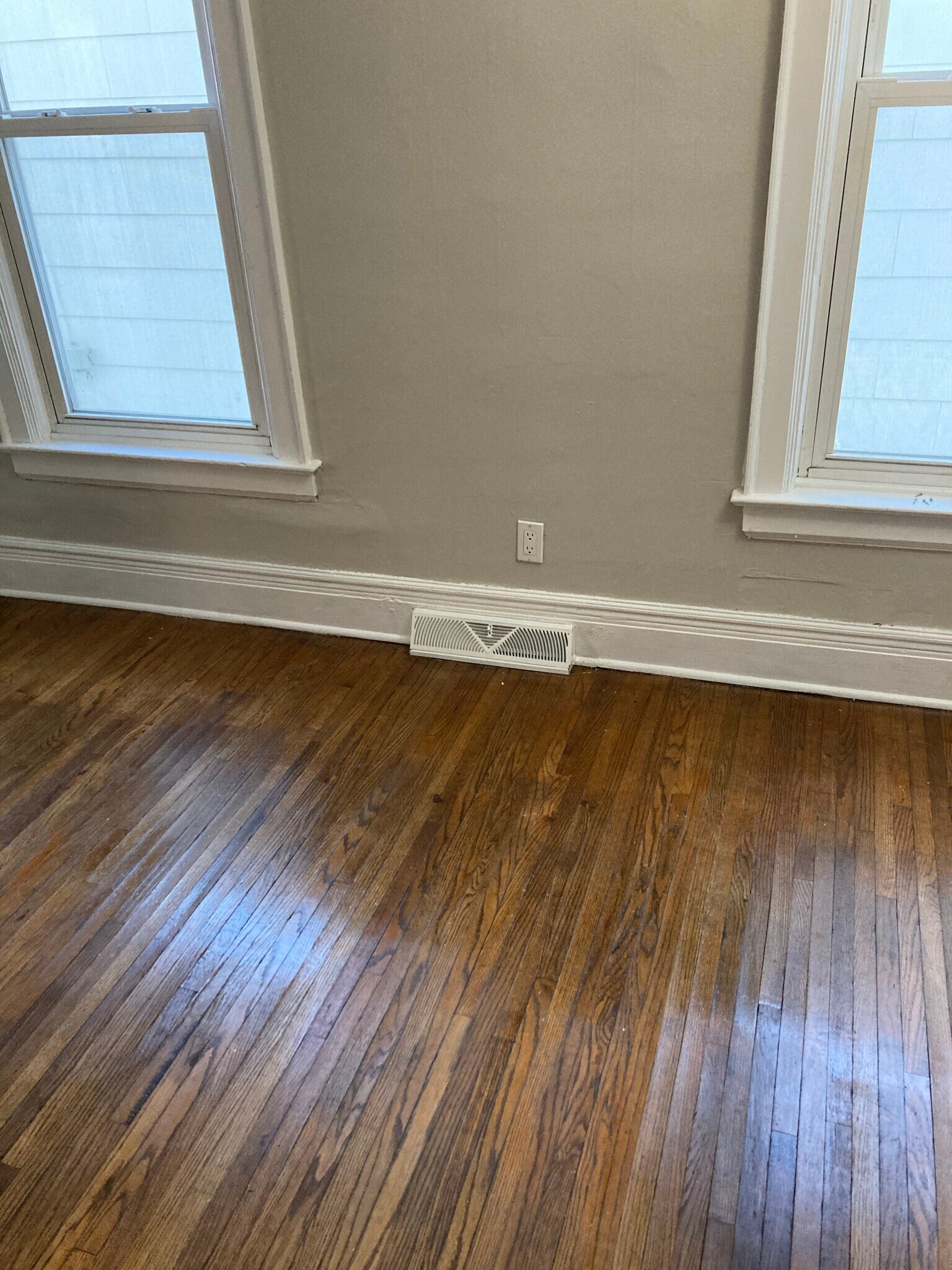 Building Photo - 19 Sheffield Ave