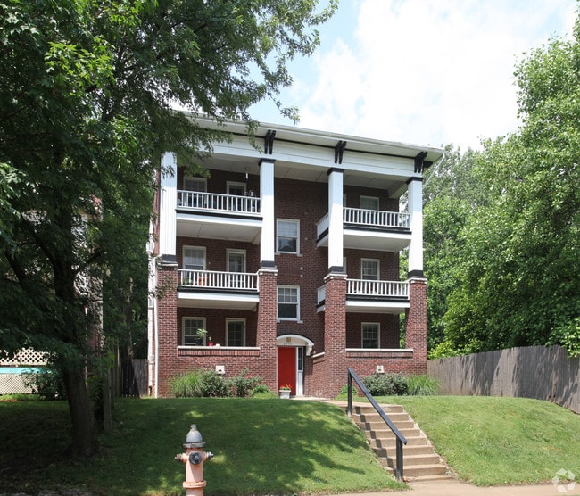 Primary Photo - 2830 Harrison St