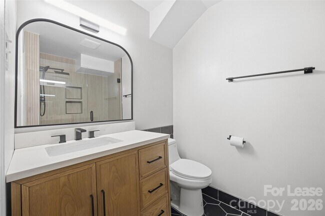 Building Photo - 4739 Hedgemore Dr