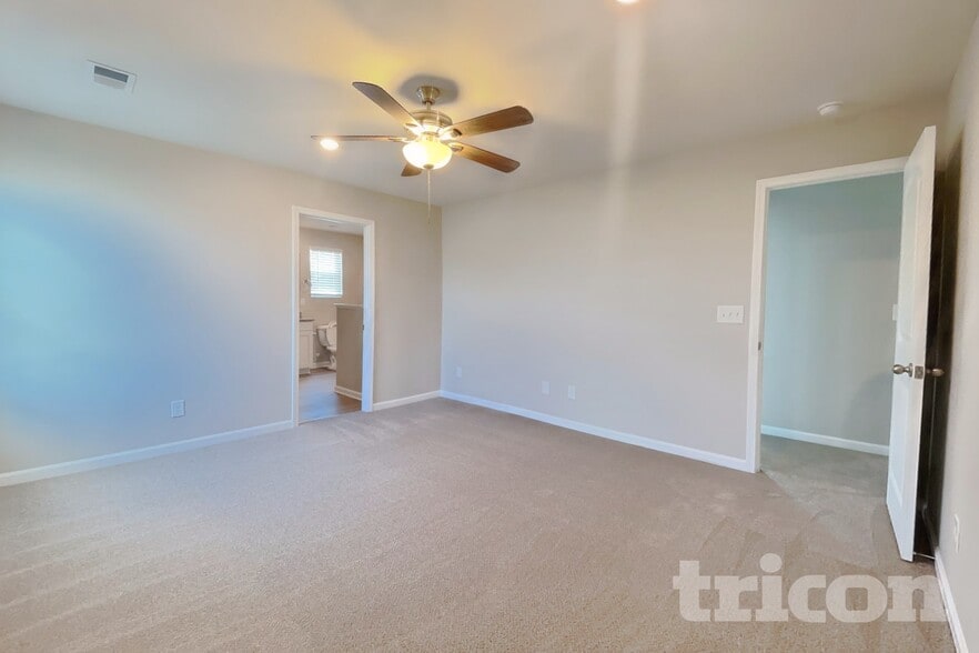 Building Photo - 260 Chedworth Dr