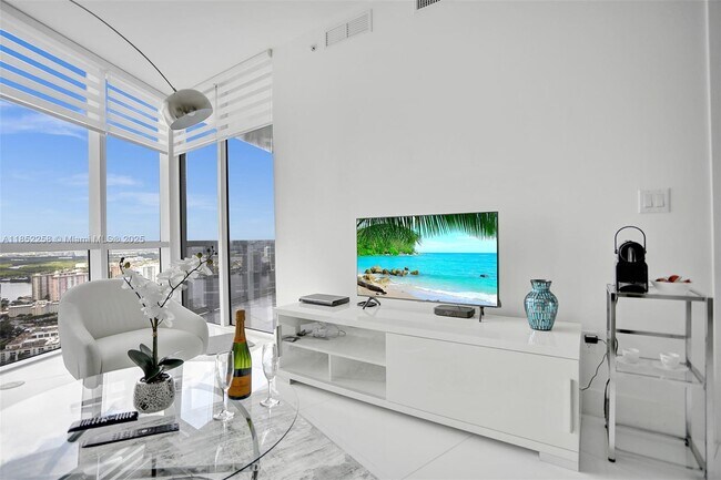 Building Photo - 18201 Collins Ave