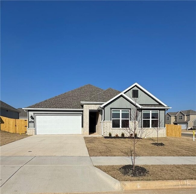 Building Photo - 5900 SW Desert Ave