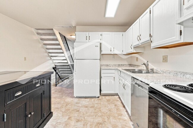 Building Photo - 17681 E Loyola Dr