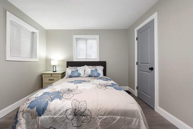 Building Photo - 155 Labelle St