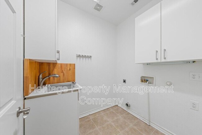 Building Photo - 146 Lindseys Cove