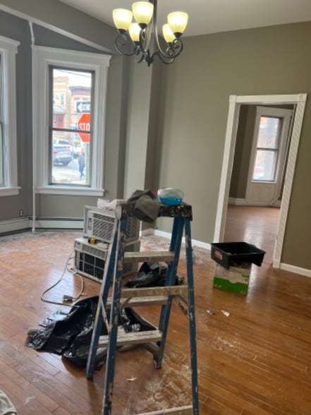 Building Photo - 425 26th St