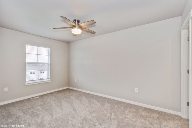 Building Photo - Big Ben Townhomes - 2 Bedroom/1.5 Bathroom