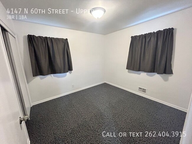 Building Photo - Spacious Partially Rehabbed 3 Bedroom Uppe...