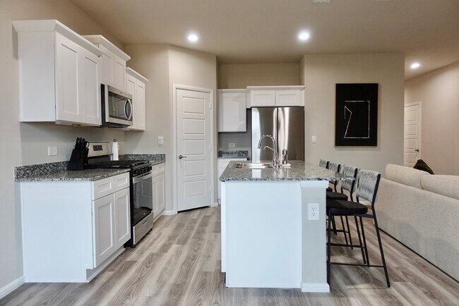 Building Photo - 6402 Globe Life Ct