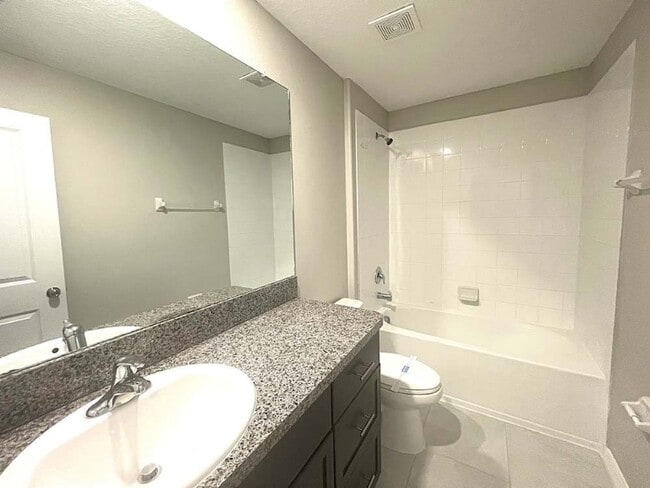 Building Photo - 15537 Miller Creek Dr