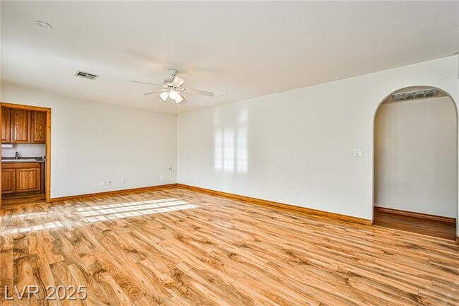 Building Photo - 6315 N Park St