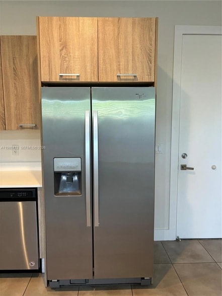 Building Photo - 440 NE 35th Ct