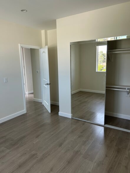 Building Photo - 5222 Vantage Ave