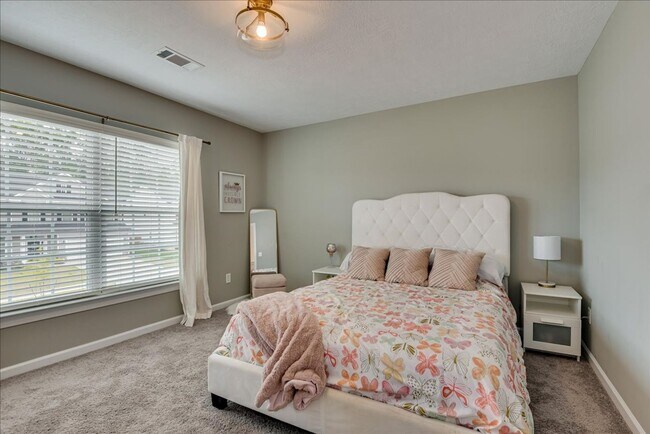 Building Photo - Beautiful Home in a Great Neighborhood