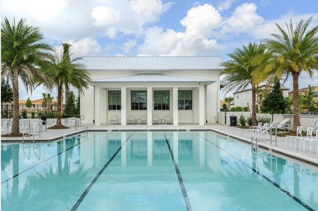 Building Photo - 4 bedroom 3.5 bath Solar Panels, The Cove at Waterside, LIKE NEW!