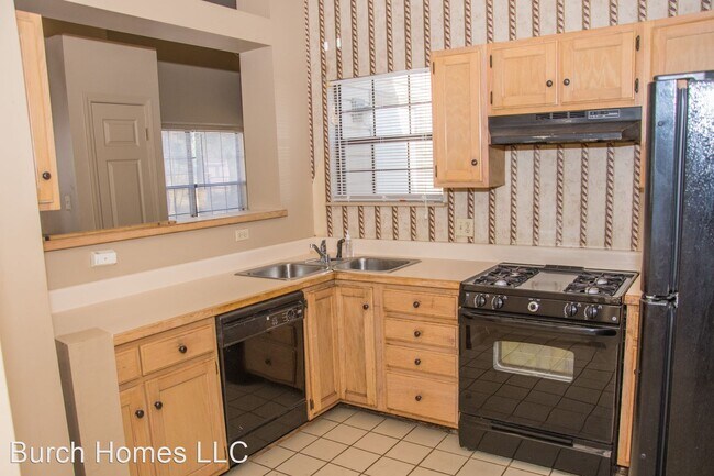 Building Photo - 3 br, 2 bath House - 2304 S Culberhouse