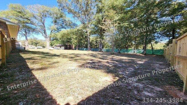 Building Photo - 2500 Neal Metcalf Rd