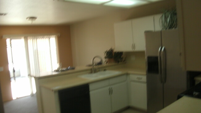 Dining area - 41470 Maroon Town Rd