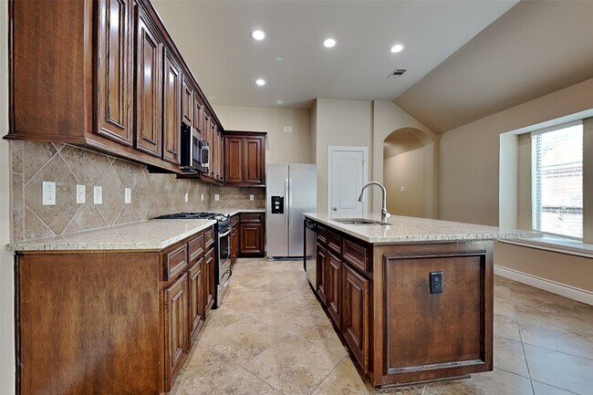 Building Photo - 27407 Tracy Ridge Ct