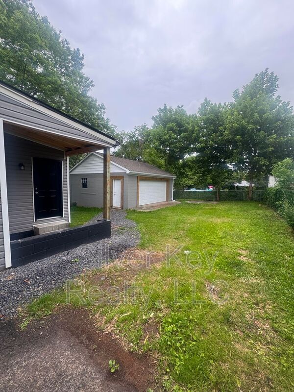 Building Photo - 3351 Coffman Dr