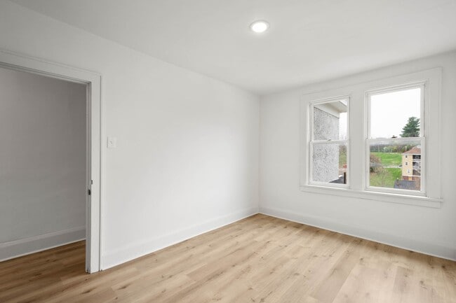 Building Photo - MOVE IN TODAY, CHECK OUT THIS STUNNING 2-BEDROOM IN DORMONT!