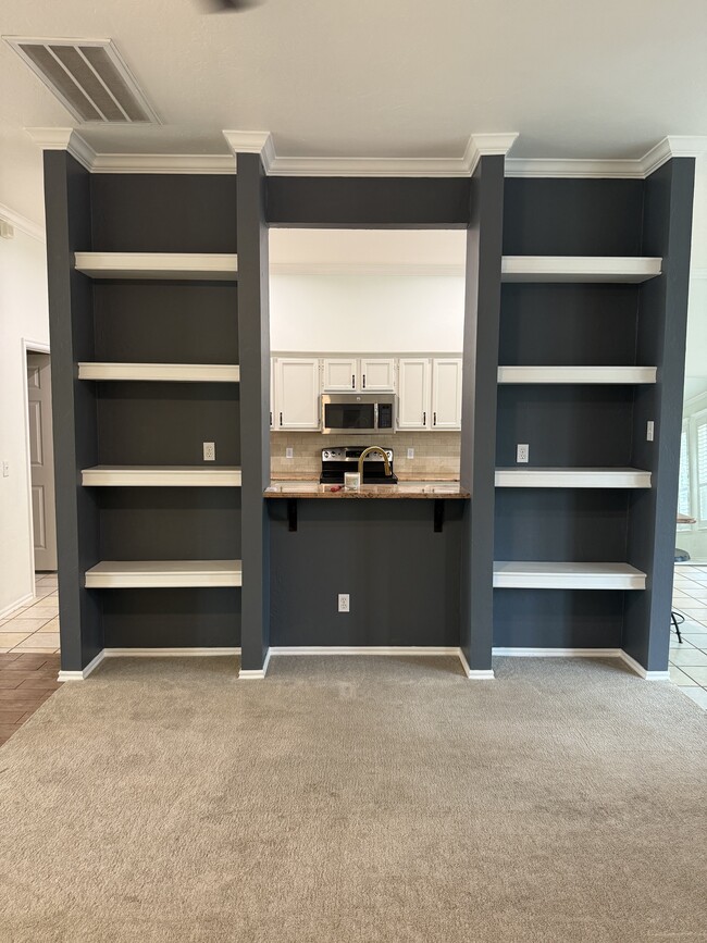 Building Photo - 1801 Sagewood Dr