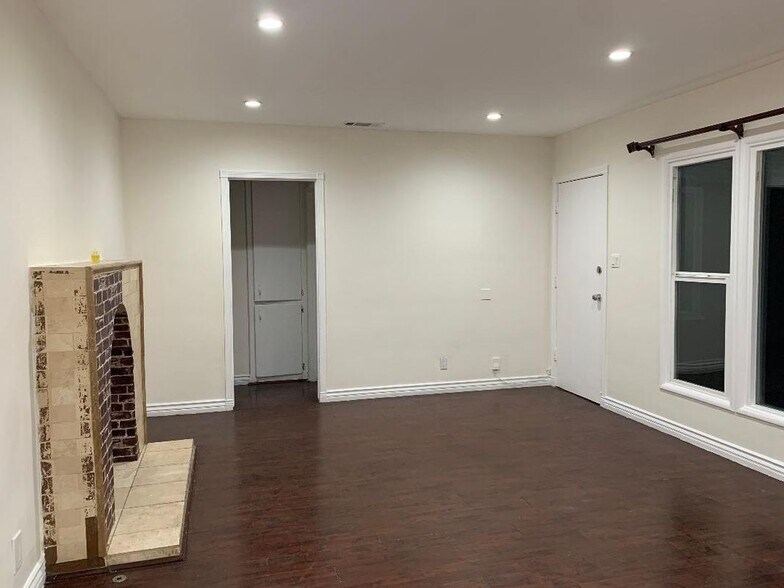 Building Photo - 18233 Welby Way