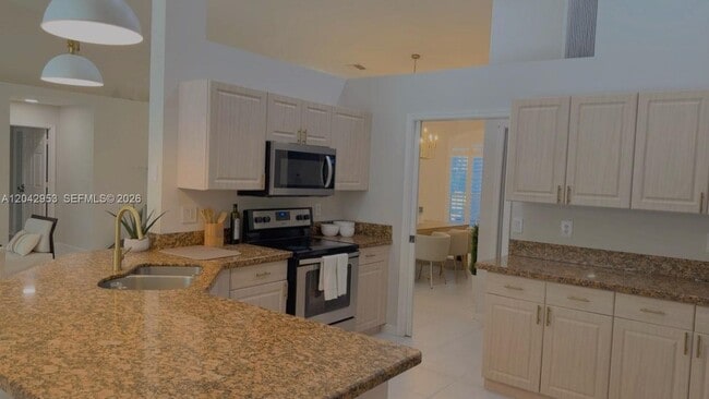 Building Photo - 165 Cypress Trce