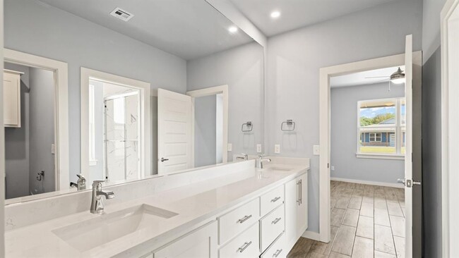 Building Photo - 213 Olde Ml Ct